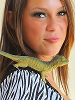 Haley stretches pussy and inserts veggies